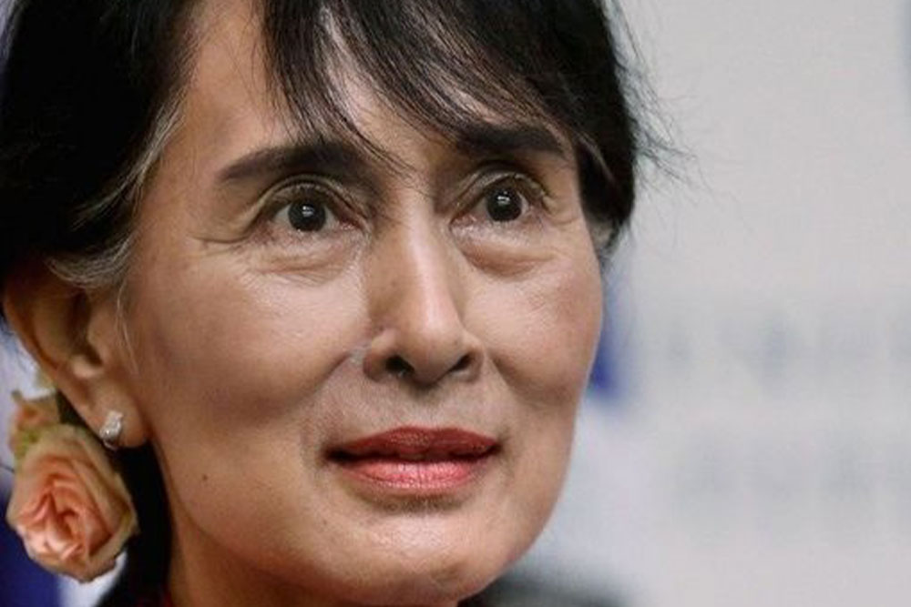 Aung-Sun-Suu-Kyi1-e1447657779332